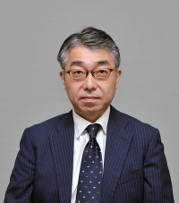 駐チェコ日本国大使　長岡 寛介